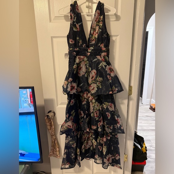 NWT Lulus Molinetto Floral Tiered Empire Midi Dress, size Small - Picture 5 of 5